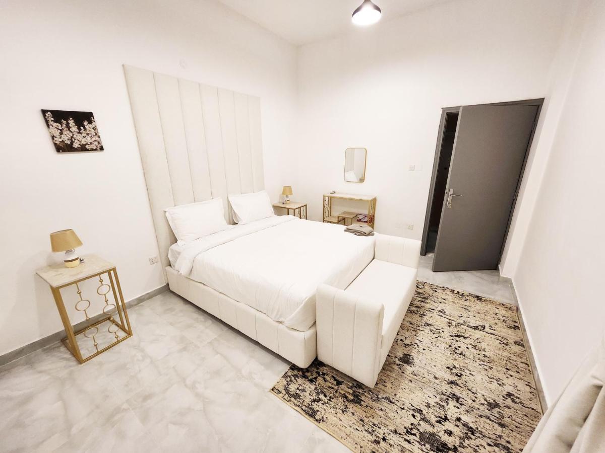 Moods Holiday Homes Al Ain Bagian luar foto