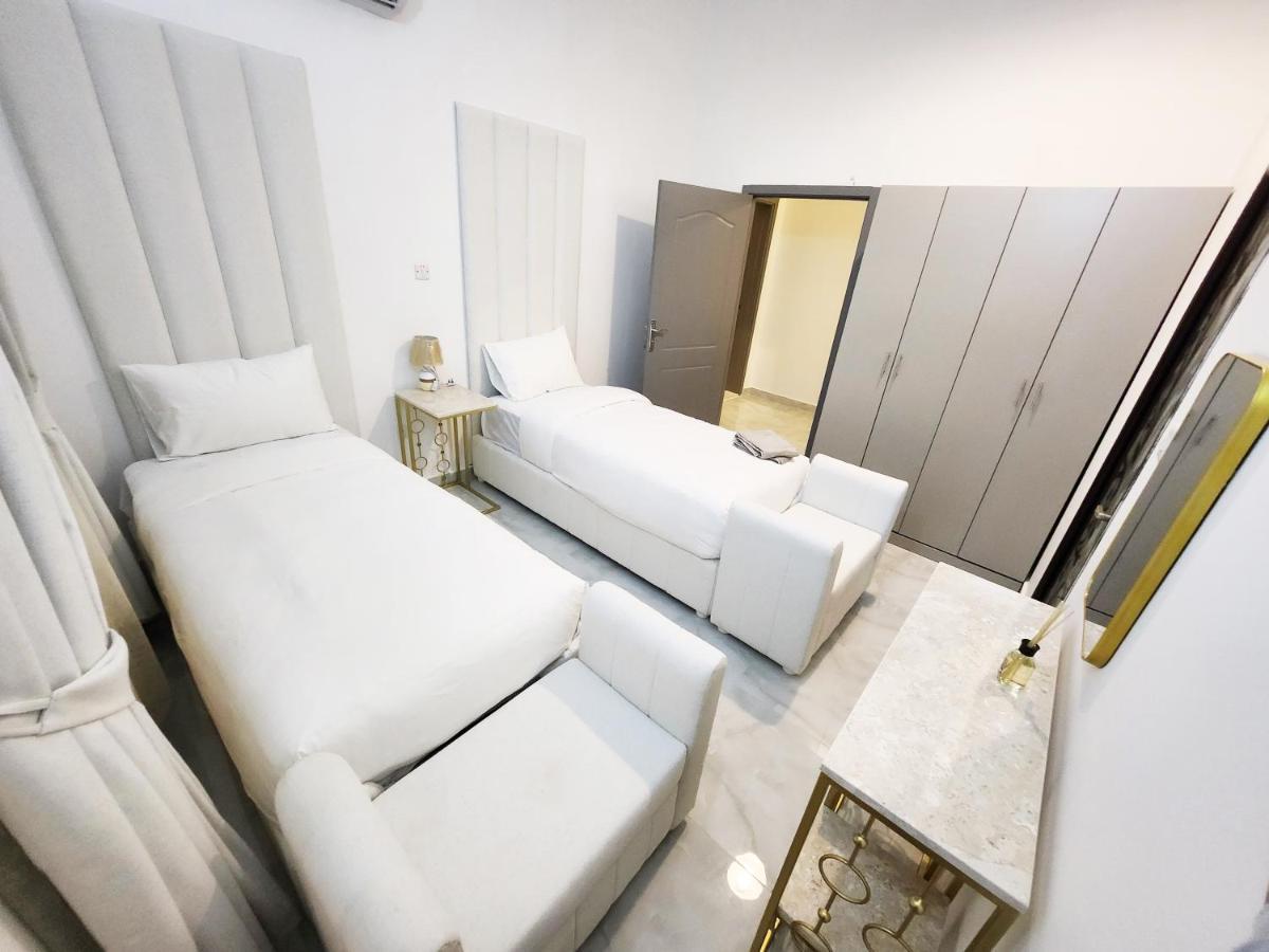 Moods Holiday Homes Al Ain Bagian luar foto