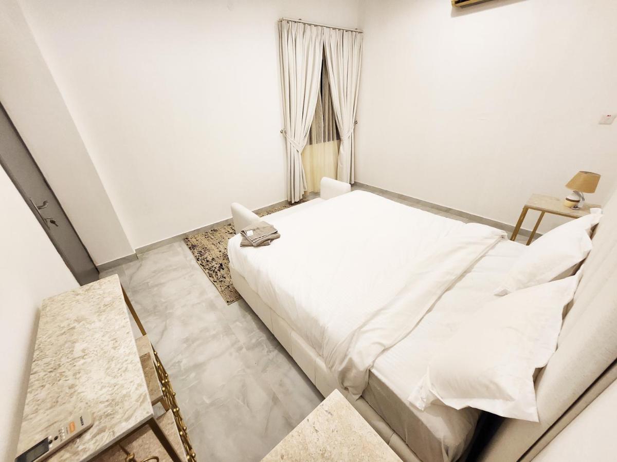 Moods Holiday Homes Al Ain Bagian luar foto