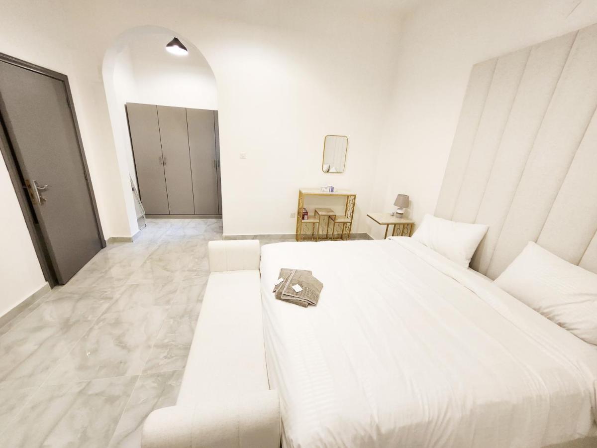 Moods Holiday Homes Al Ain Bagian luar foto